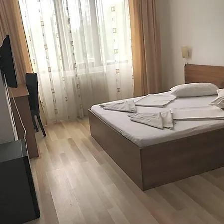 Mihaela 3*