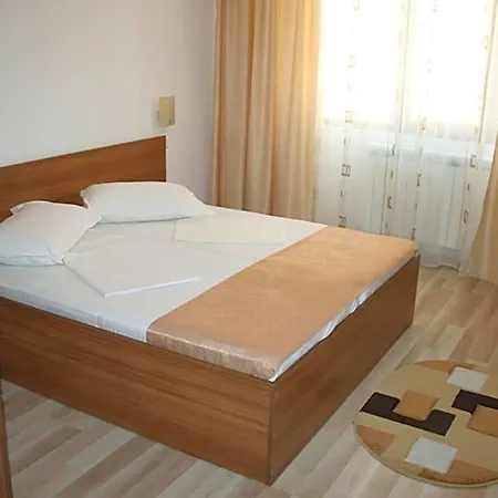 Mihaela 3*